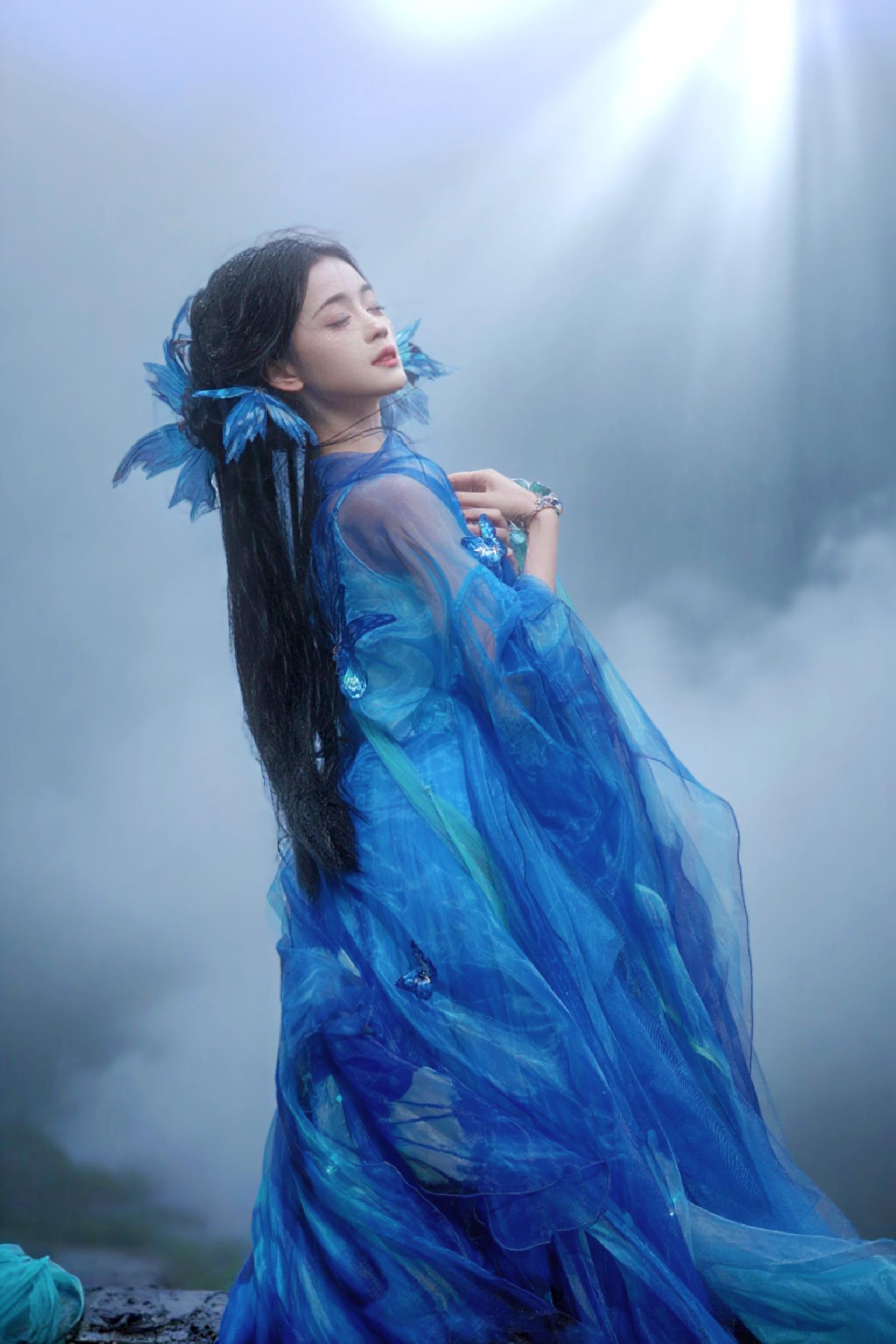 仙子何必早早归来。氛围感感觉至上