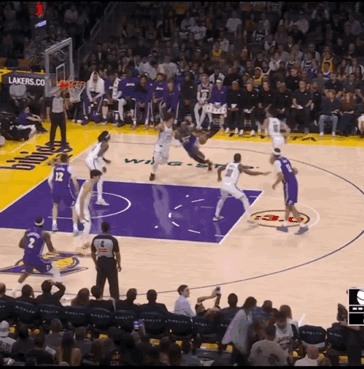 《最后一舞》现场。詹姆斯与布朗尼的联手戏……戏份似乎多了一点。

可惜，湖人队最