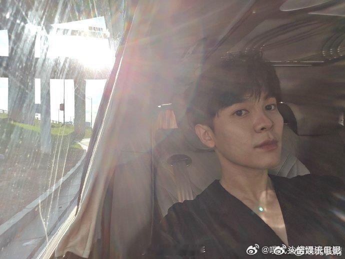 #尤长靖对早安说烂梗ptsd了# #披荆斩棘#早安的创意无限，尤长靖怕是要被这一
