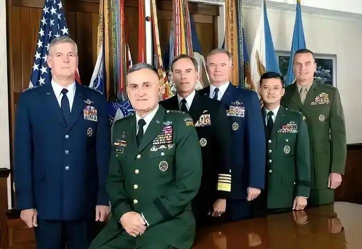 美国军方高层集体表态：打不动了！

根据美媒报道的刚出炉的美国防部机密评估报告，