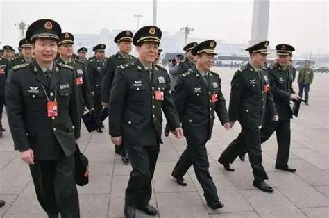 谁说师副参谋长一点权力没有，如果师副参谋长一点权力没有，为什么还要设置呢？说师副
