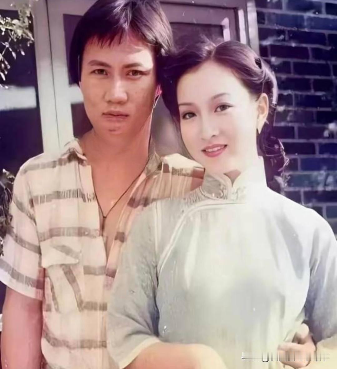 这两位港圈黄姓前辈，能说对名字的都是情怀党！
男星凭一版霍元甲封神，本身是武林高