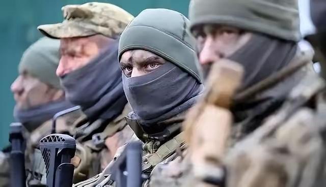 乌克兰恐怕真的没人可死了！

俄军在顿涅茨克打扫战场，越扫越心惊：满地阵亡士兵，