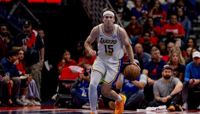 NBA常规赛，湖人客场105比126不敌凯尔特人。赛后里夫斯接受了媒体的采访。里