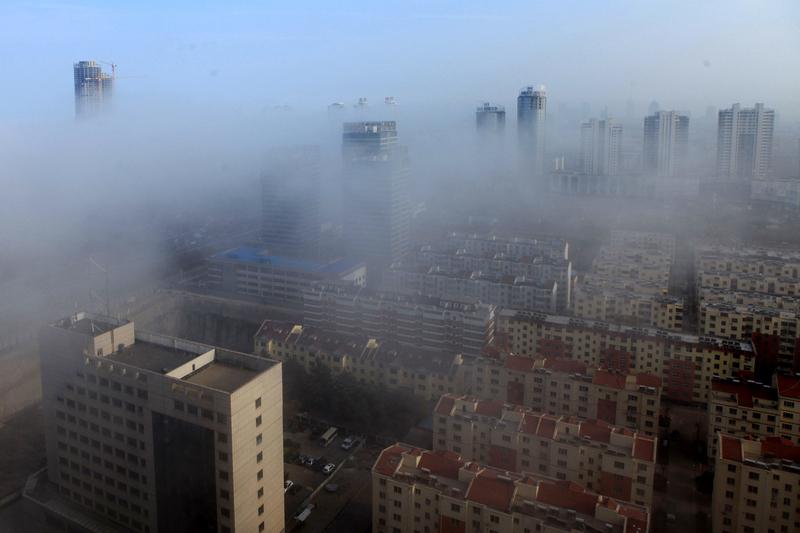 11月1日清晨，河北部分地区出现平流雾，好多网友都说一觉醒来仿佛从河北到了天宫。