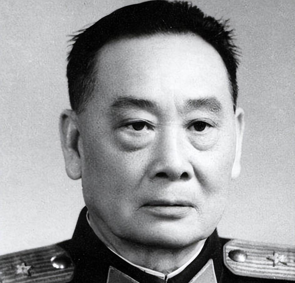 他为国交出10万大军与新疆，只提一个卑微请求，毛主席回电让他老泪纵横，9年后才敢