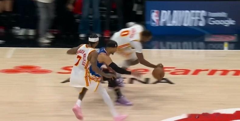 两大关键先生准绝杀与致胜抢断，老鹰再胜尼克斯，中期交易最大赢家非它莫属。

37