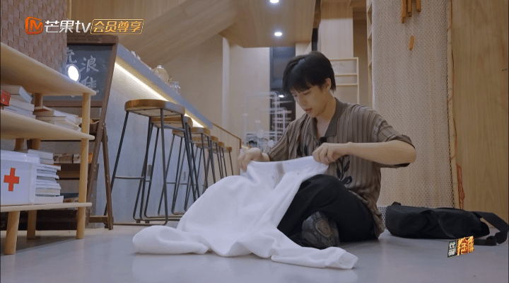 #王安宇来推理综艺来对了# 王安宇在推理综艺里的表现堪称完美，每一次推理都展现出