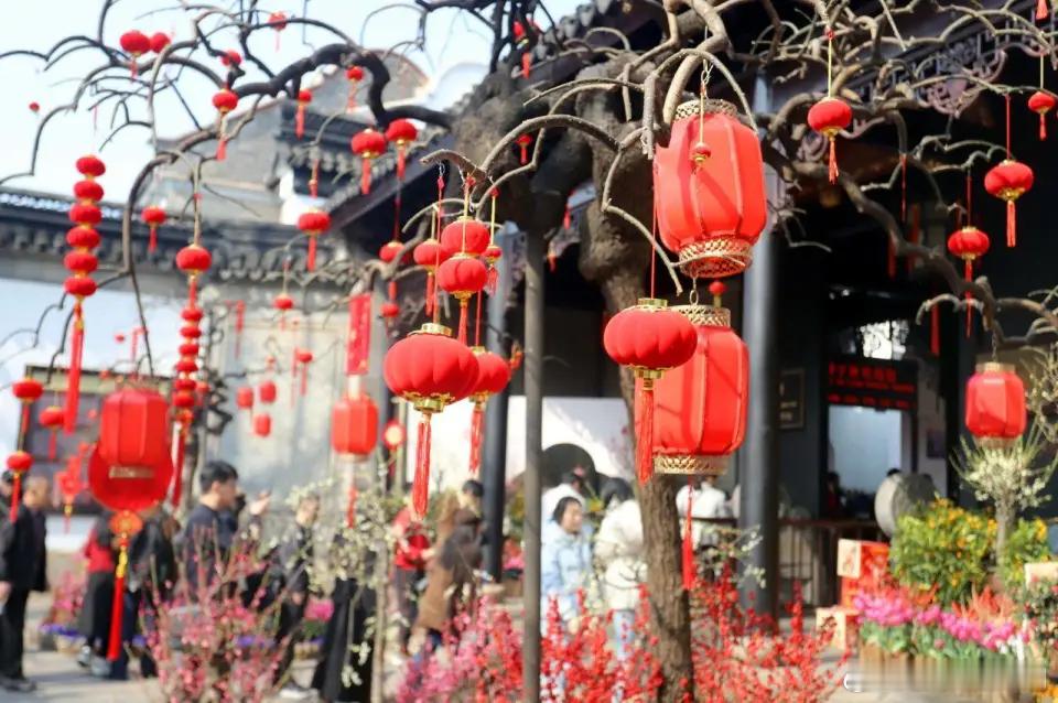 心里话        生活哪有什么完美剧本？不过是在取舍之间学会从容罢了——得之