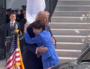 日本专家山崎雅弘发表声明说，那些高市早苗的追随者们，当日本的国格被特朗普随意侮辱