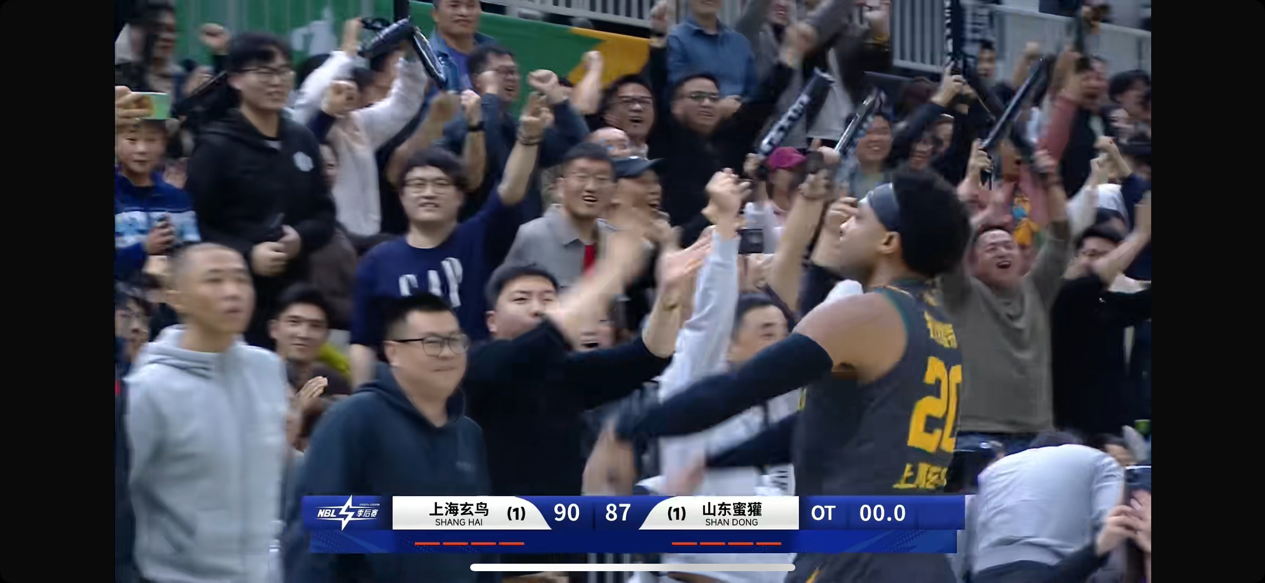 拉维特三分压哨绝杀！上海玄鸟90比87战胜山东蜜獾，2比1淘汰对手，晋级NBL四