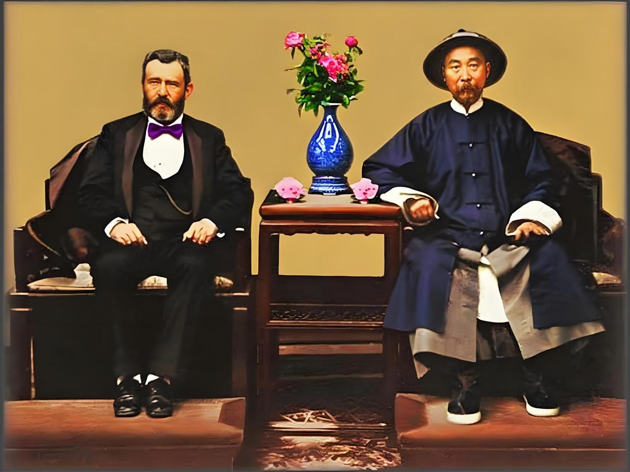 1879年5月28日，李鸿章与美国前总统格兰特在天津直隶总督行辕的会面合影，格兰