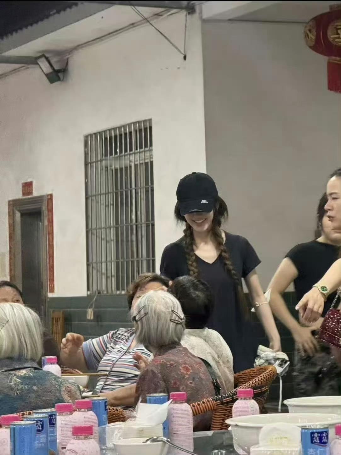 宝贝笑得好开心 赵露思