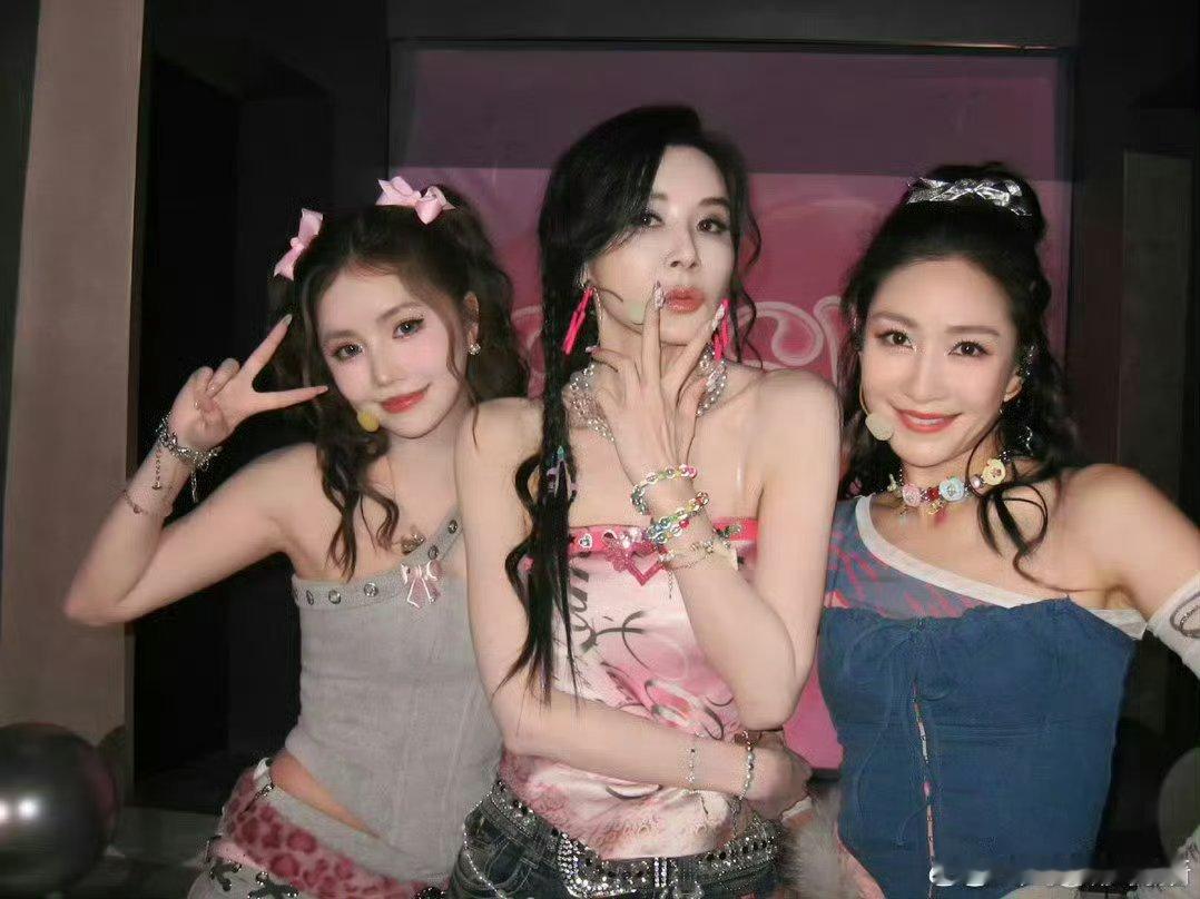 褪去舞台锋芒，尽显真实可爱，欢乐小游戏暖心互动，好六太好看啦你好星期六浪姐嘉宾场