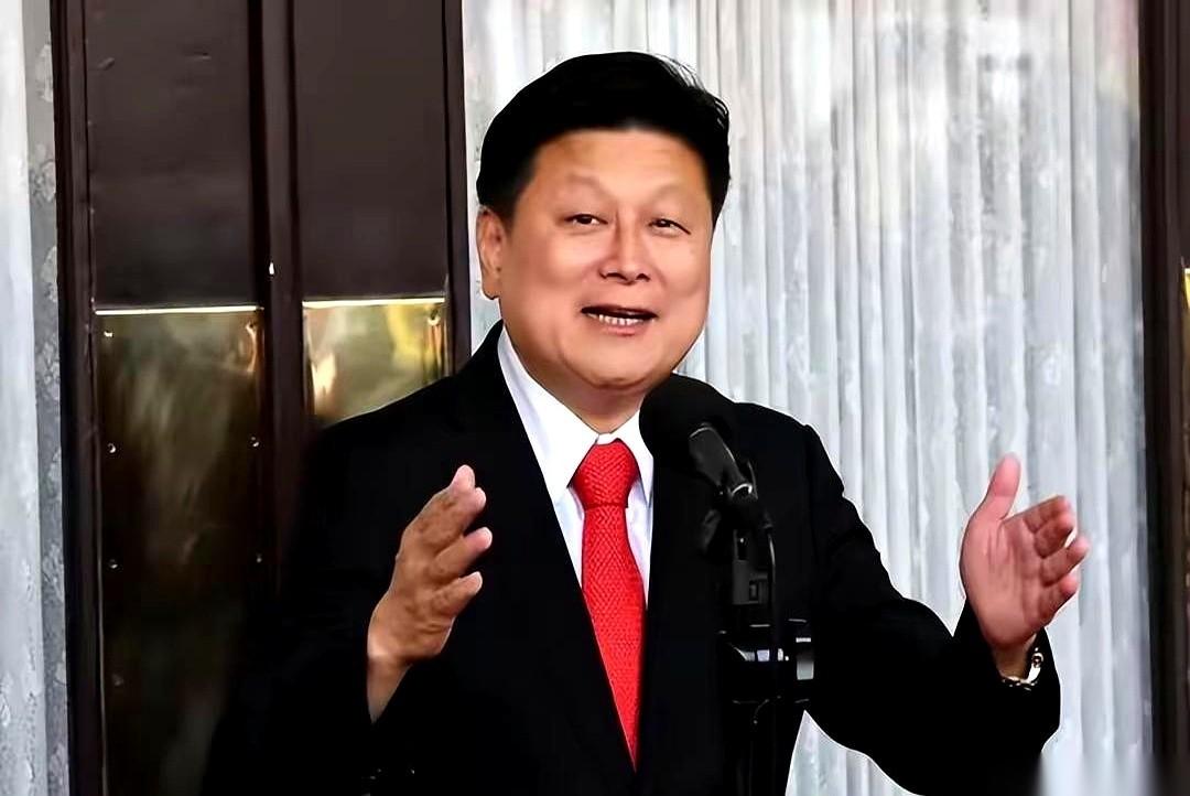 傅崐萁这把刀，总召任期一到，就有人想着赶紧给他找个刀鞘供起来。
说让他去接江启臣