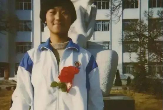 2000年，辽宁夫妻借款7万送女儿去德国留学，21年未见，临死才知女儿已成为德国