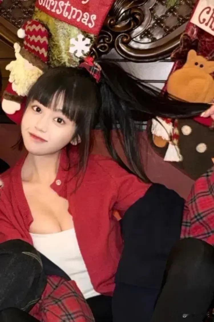 2026年开年大戏：
一位网红 vs 十位顶流男星！
凌晨一则爆料，让半个内娱的