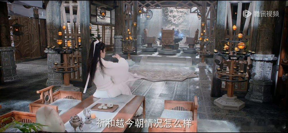 #娱乐[超话]##原来你是这样的扁络桓# 原来你是这样的扁络桓，一回家就坐桌子上