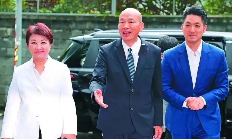 郑丽文因其之前对于大陆的一些言论，而在大陆圈里一些“粉丝”，所以今年国民党主席选
