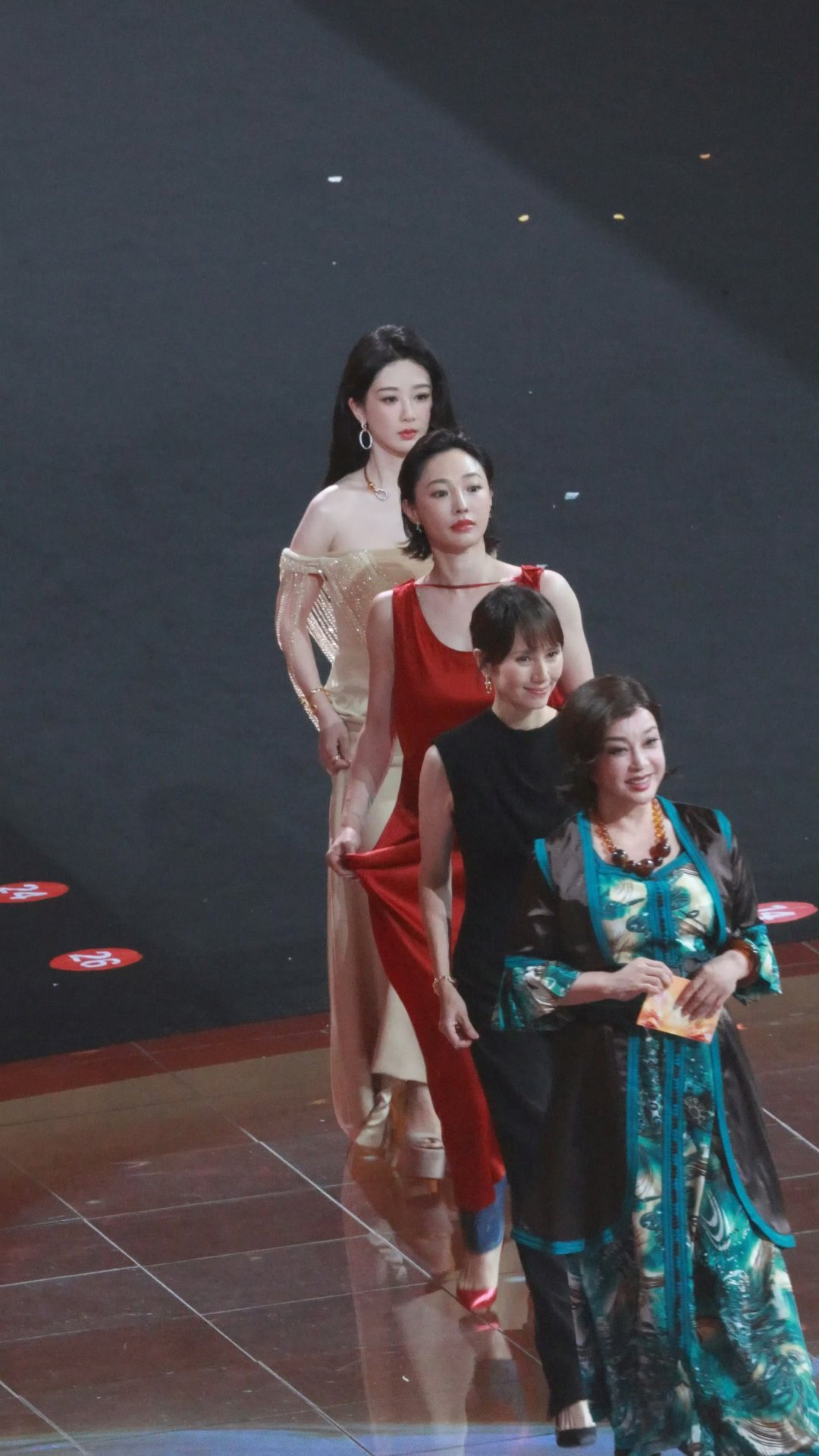 杨紫 每个人都有这样的实力和野心相忘後念 