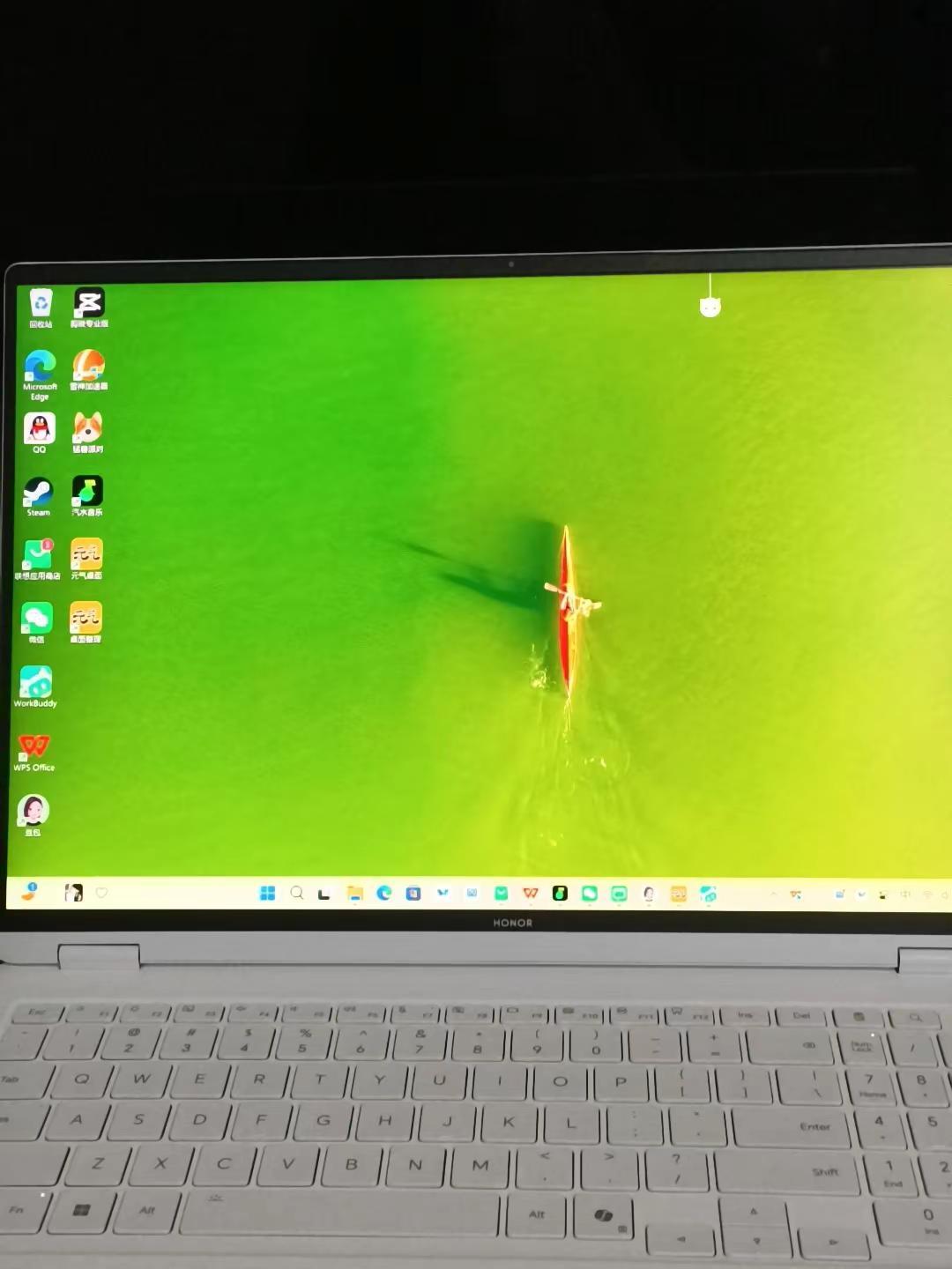 好起来了也是用上了荣耀MagicBookPro16 2026，白色的颜值真的很高