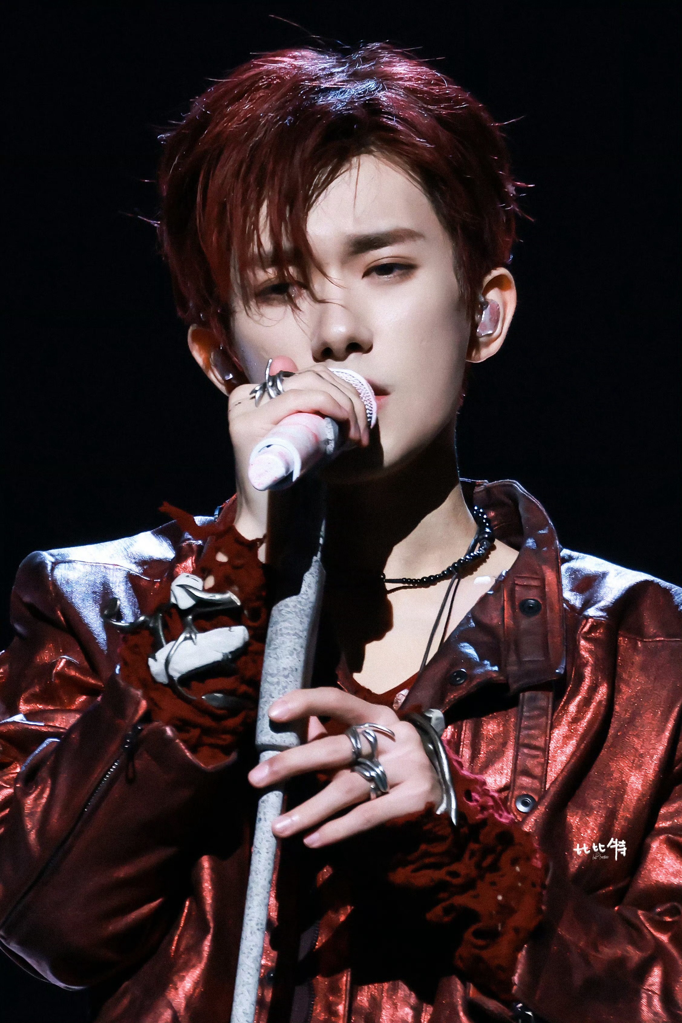 好喜欢四儿的眼睛、情绪、颓靡的浪漫感 