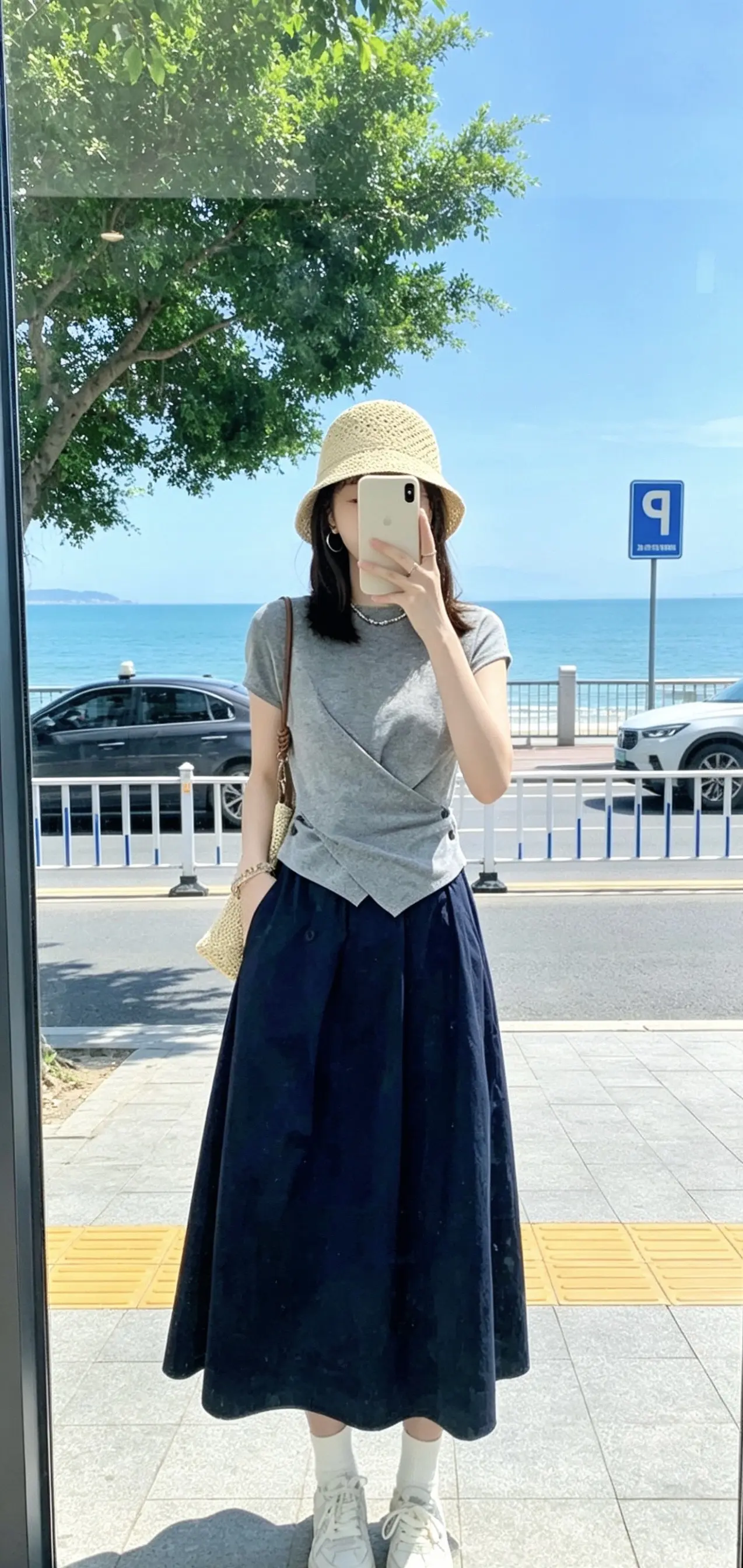 人生就是在“看透和学会”里   慢慢活成更清醒，更坚韧的自己。