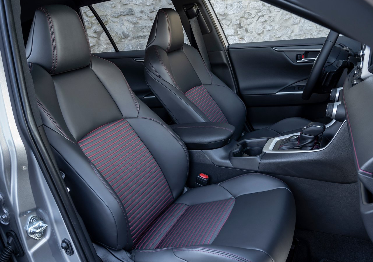 铃木  2021 铃木Across PHEV   2.5L阿特金森循环四缸自吸汽