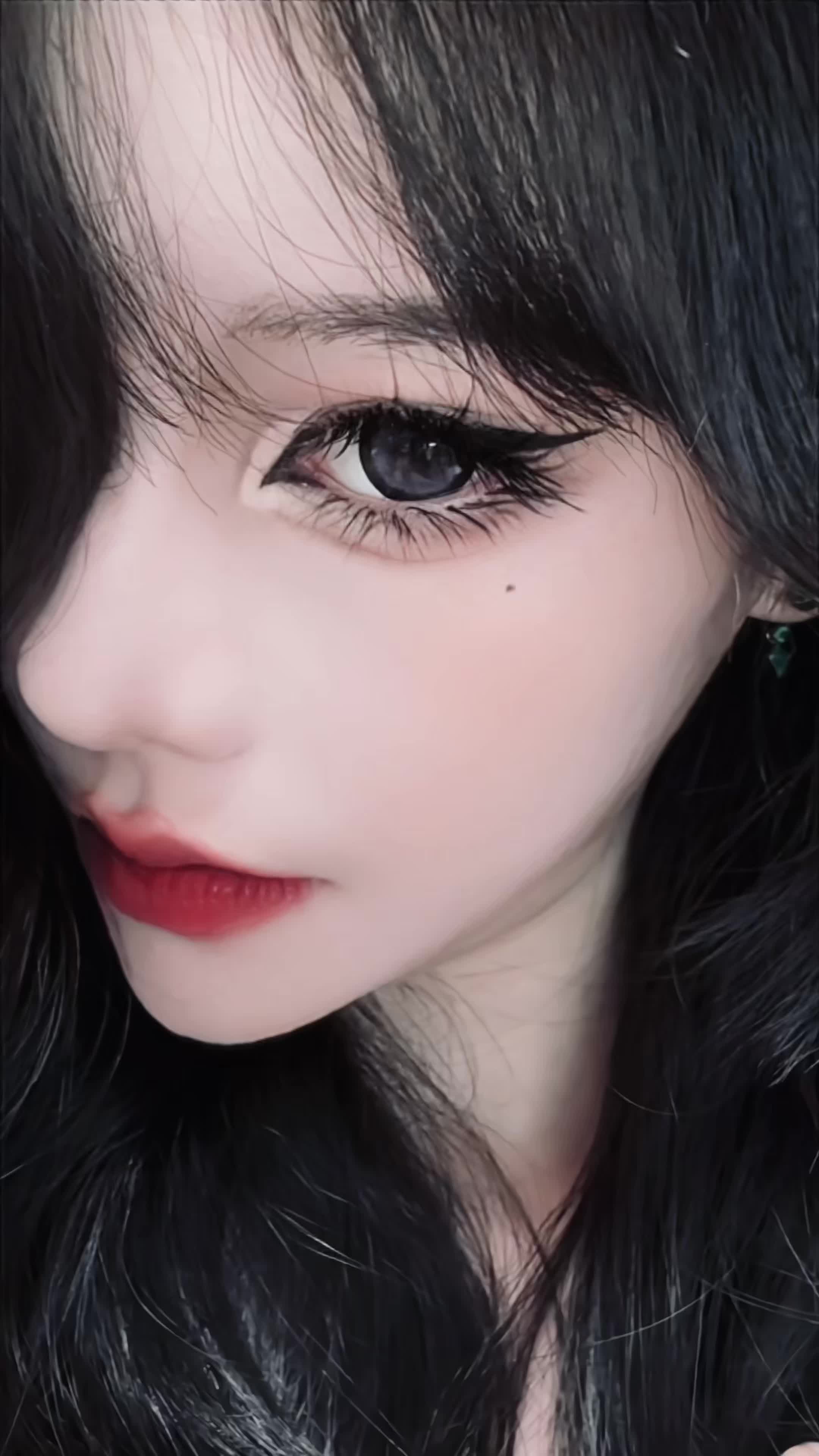 “艳如桃李 冷若冰霜”