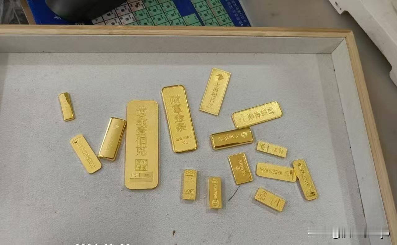 10月30日留意到全球最大黄金ETF SPDR Gold Trust的持仓出现变