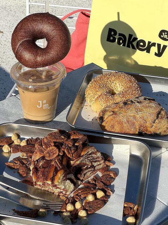 人生面包店又多了一家🥯白塔寺这家审美好绝