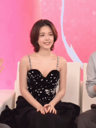 宋威龙赵今麦互宠这一块我们龙麦就这样又生又养，合体直播简直是《骄阳似我》番外篇来