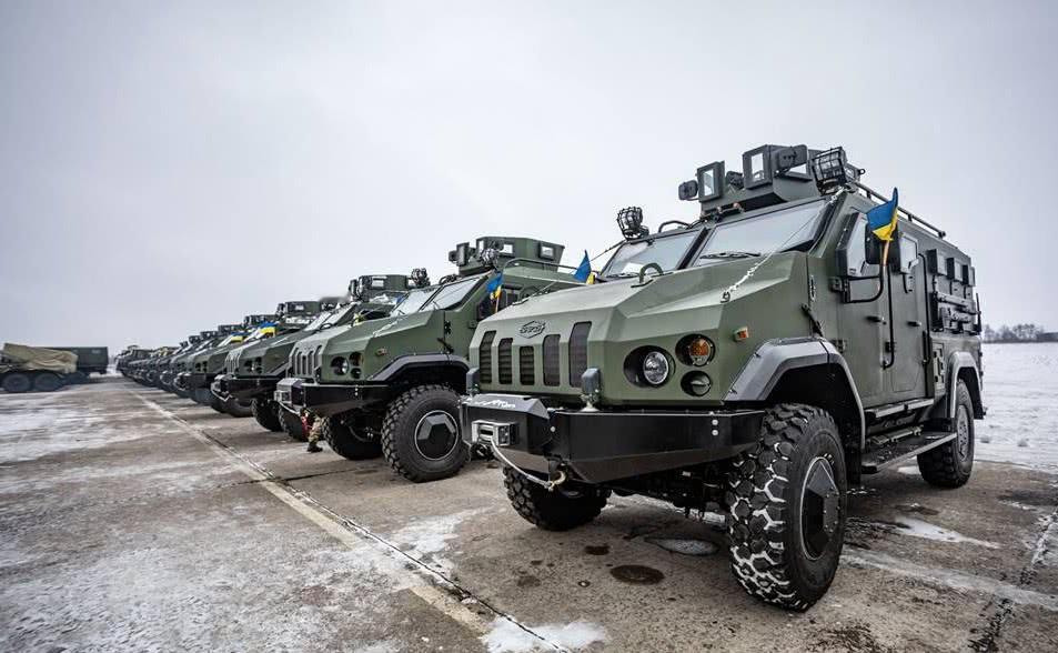 特朗普刚施压，乌高官就来到中国，诬陷中国付出惨痛代价后，乌明白只有中国才靠得住！