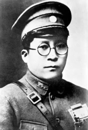 [太阳]1949年，蒋介石让毛人凤把重庆集中营的“政治犯”处理掉，毛人凤问蒋介石