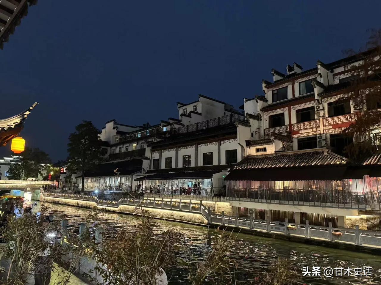 这个冬日夜景。你知道是哪个城市吗？