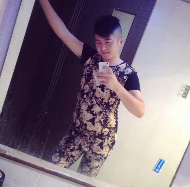 幸亏当年是精神小伙，不然都配不上这首歌