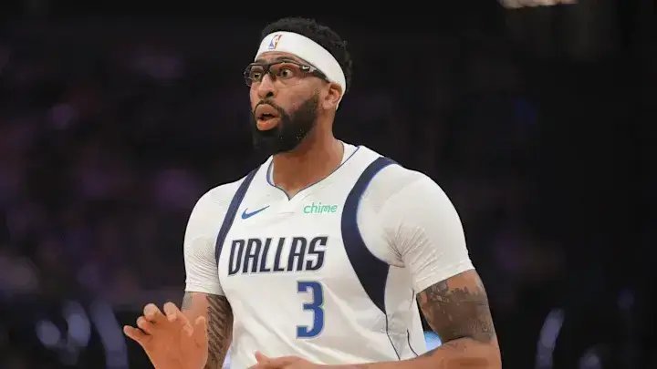 被湖人甩卖一周年之际，又要被独行侠清理，这下真的成一只流浪狗了。据著名记者Sha