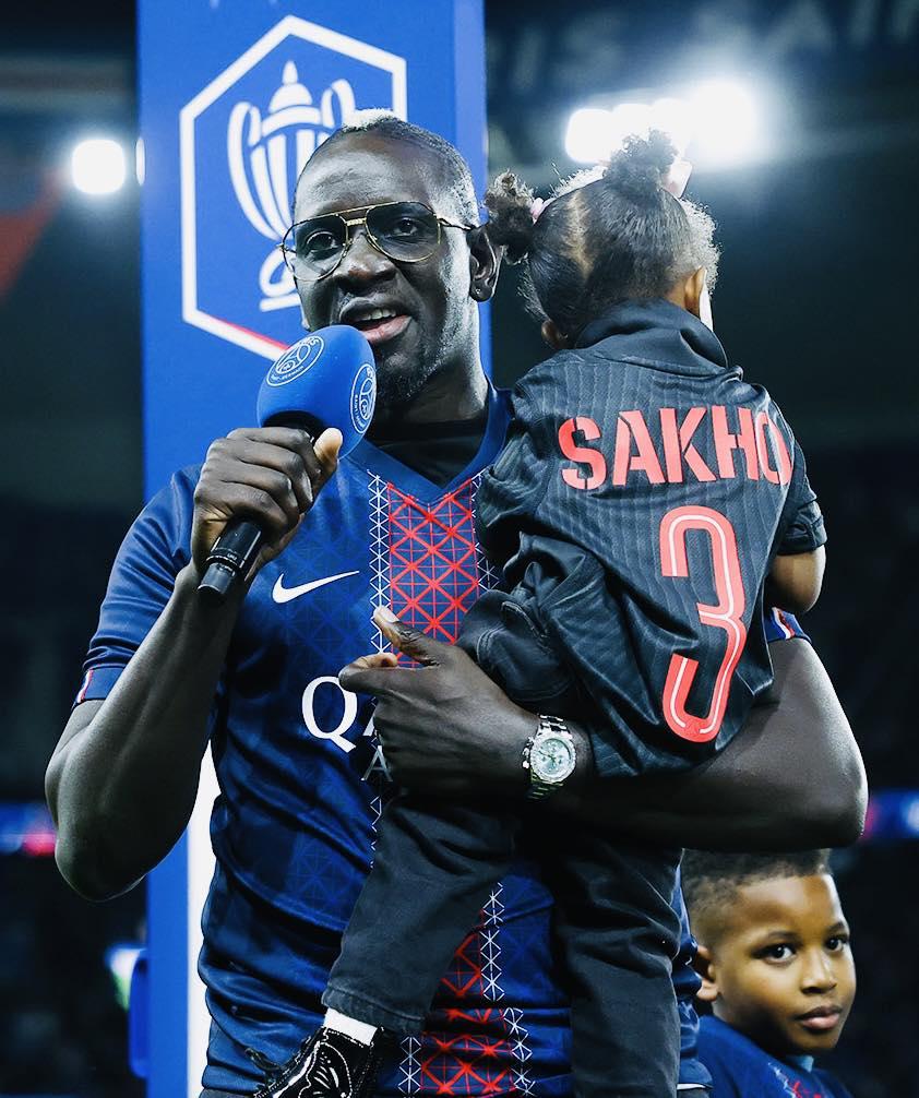 马马杜·萨科正式宣布退役

35岁的前巴黎圣日耳曼队队长马马杜·萨科宣布退役，这