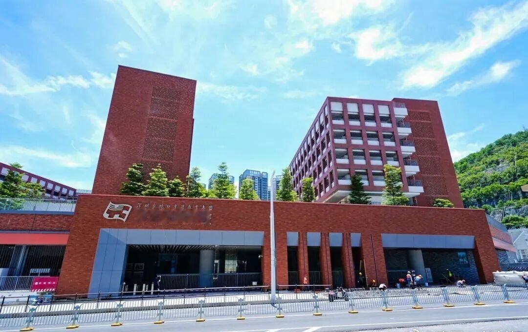 赤湾喜提名校：育才求真学校
今年招生，75个班  ​​​