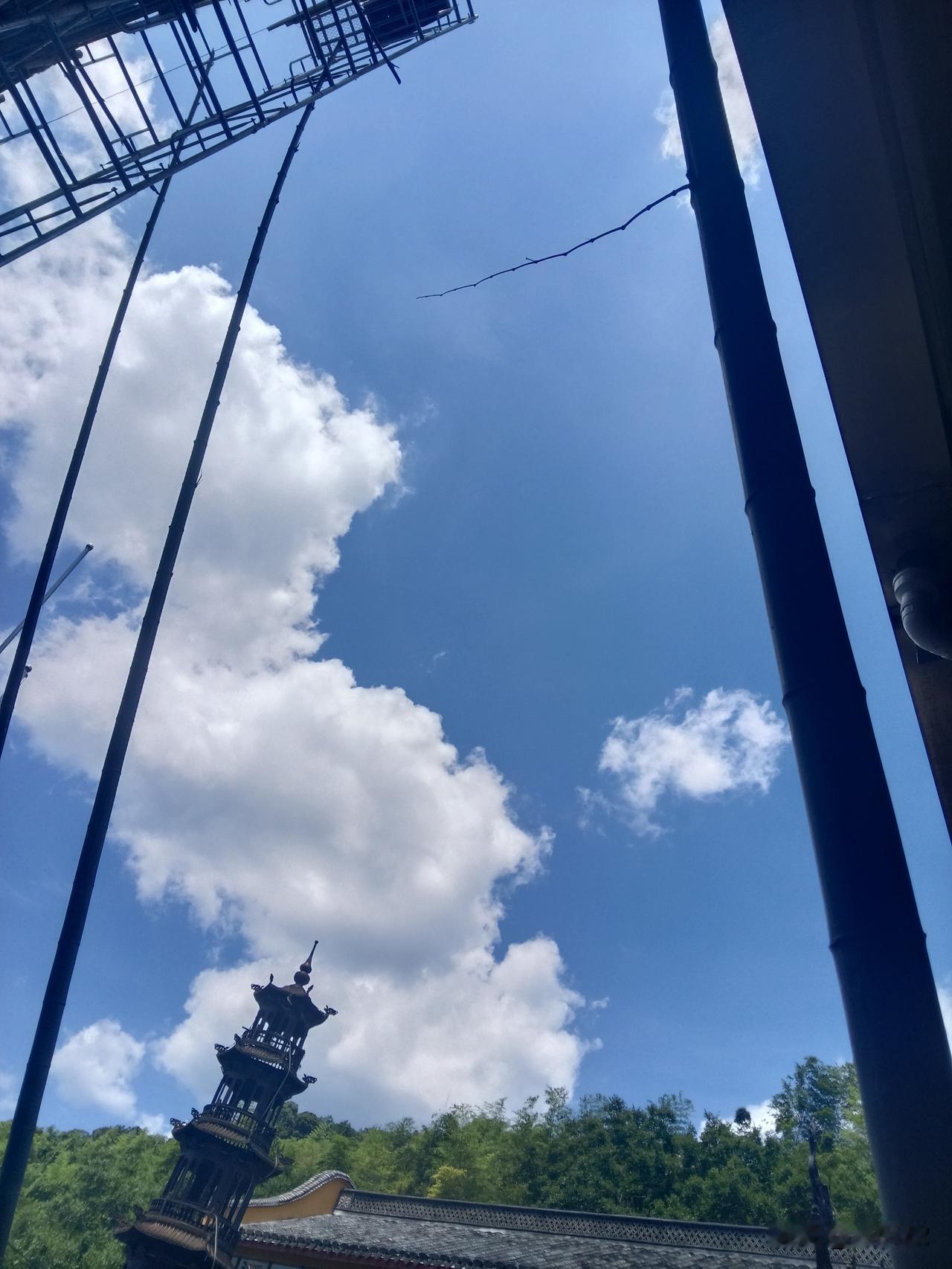 所以，我的总结是要多学习，学习说话的技巧。不然文章连审核都通不过。这一点不得不佩