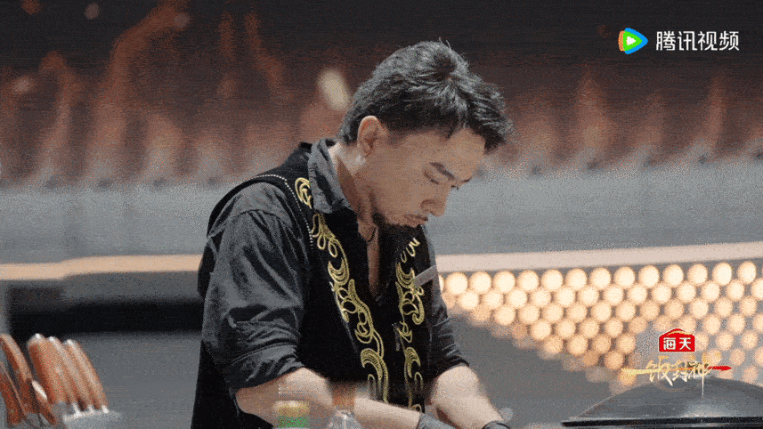 中国三代厨师八大菜系同台较量 被选手们强大气场惊艳到，三代厨师齐聚比拼八大菜系厨