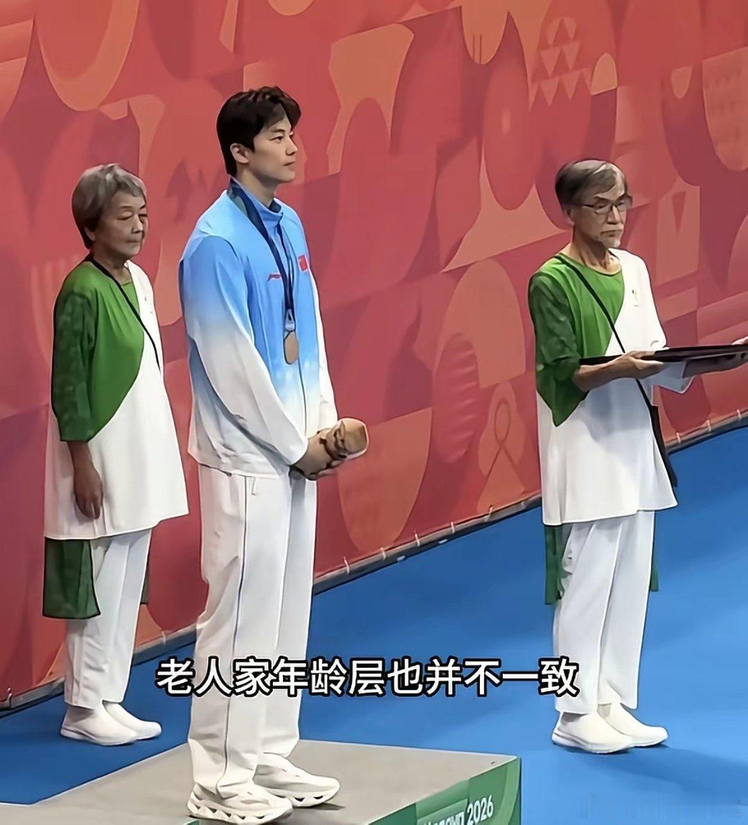 亚运会食物差吃不饱：一言不发亚运会住宿改装集装箱：装看不见亚运会志愿者满头白发：
