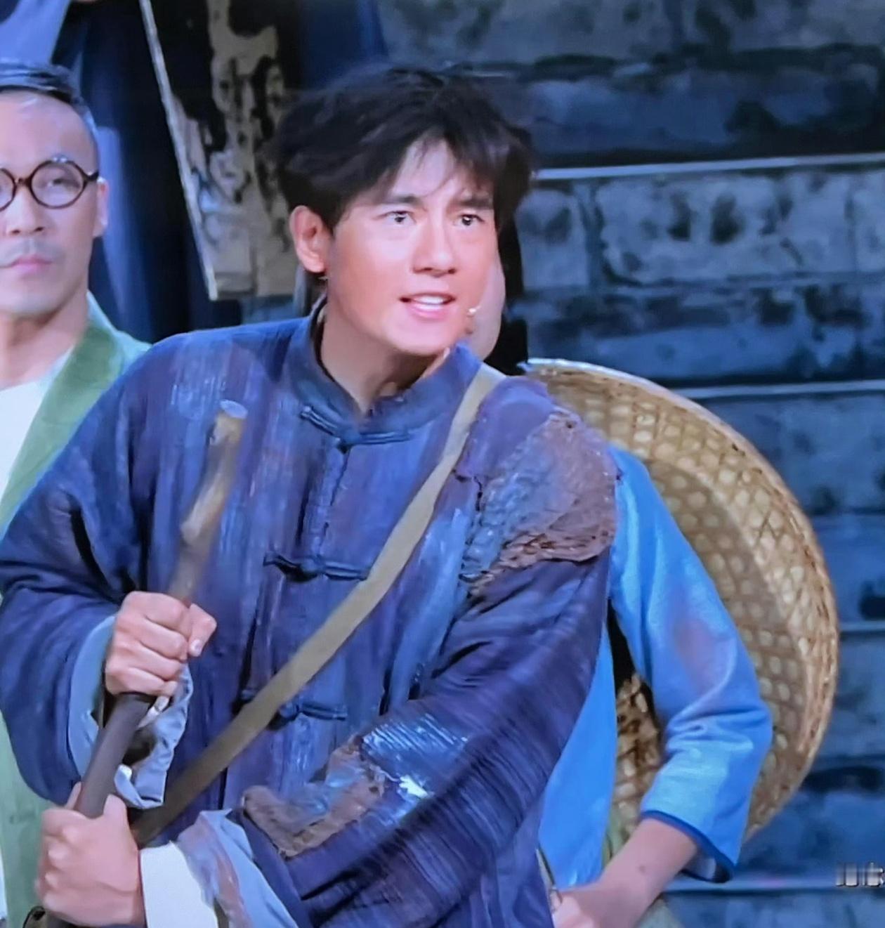 这是胡先煦吗这就是典型的根正苗红！[心][心]从小看到大，演技可以说是超越了同龄