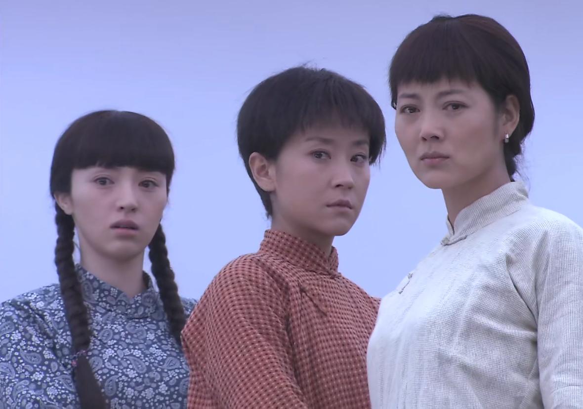 大家看过这部剧吗？认识这三位女演员吗？
还是以前女演员的脸看着舒服，
不整容不医