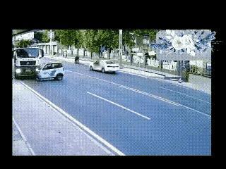 怪不得好多人抵触老头乐
这种车不要求驾照，谁都能开，但驾驶它却不是一件轻松低门槛