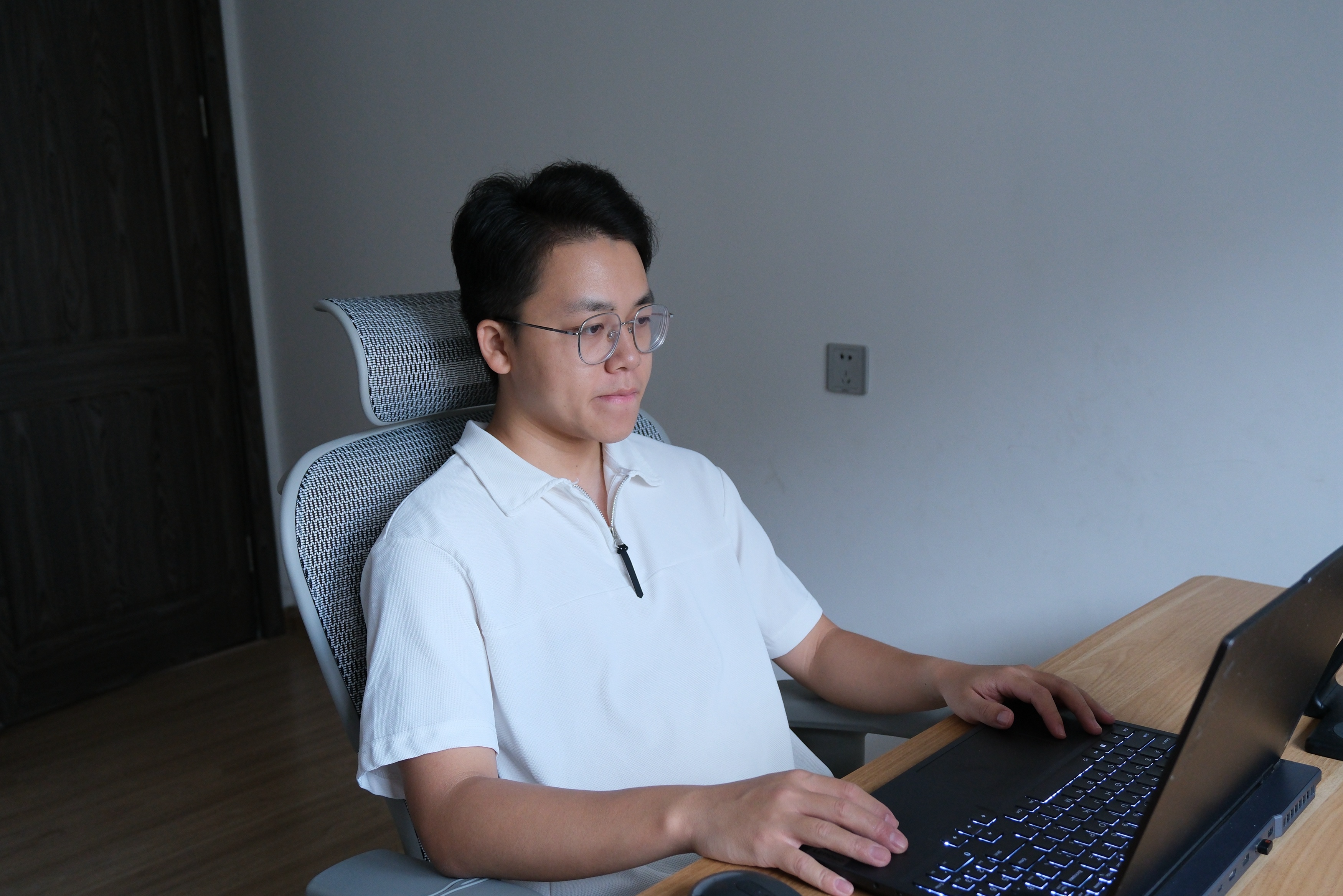 阿焦上一把椅子，500多到手，就是耗材... 2年时间寿命结束，生锈、坐垫塌、靠