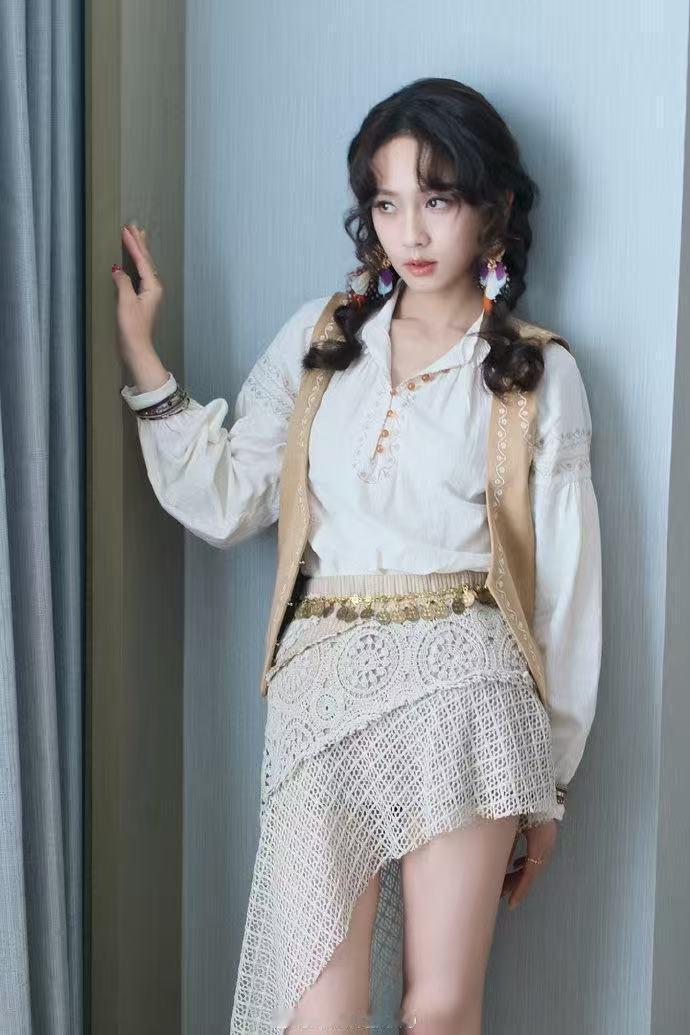 王可手绘花少群像王可花少手写信花儿与少年 她说旅途是重塑自我是见世界，用文字和画