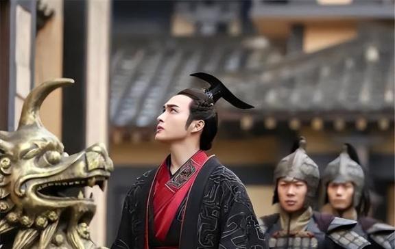 秦朝发明的郡县制，为何成为中国的“诅咒”，逃不掉王朝周期律？
 
郡县制从秦始皇