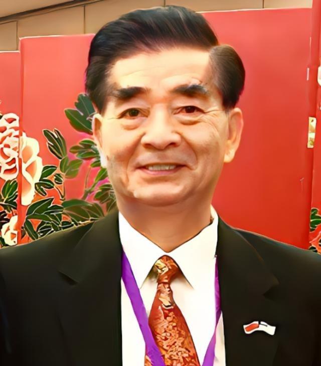 现在中国最该警惕的，不只是台湾问题，不只是同美国的较量，也不是日本挑衅，而是必须