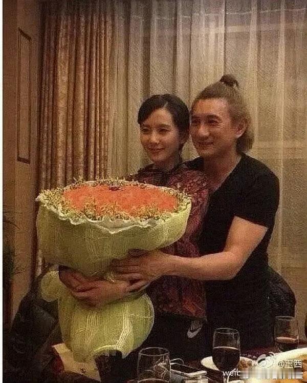 #于正否认吴谨言三年前领证# 回旋镖🪃 于正十年后终于体会到对家蔡艺侬的感受了